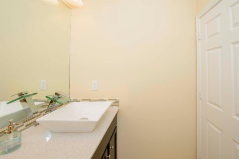 Townhouse in Wellington, Florida 3 bedrooms, 184.23 sq.m. № 2177112 - photo 9