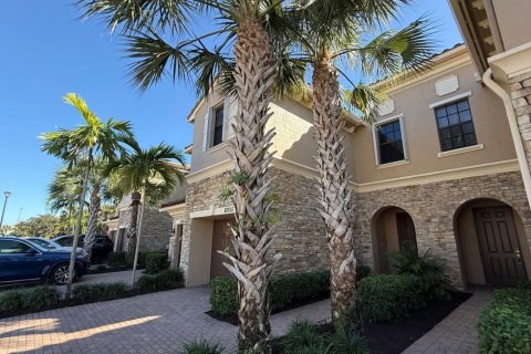 Townhouse in Wellington, Florida 3 bedrooms, 184.23 sq.m. № 2177112 - photo 2