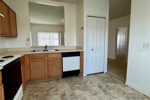 Villa ou maison à louer à Kissimmee, Floride: 3 chambres, 107.86 m2 № 1884273 - photo 12