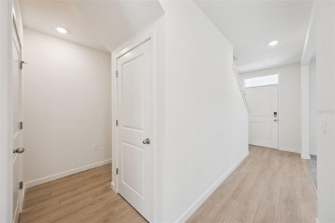 Villa ou maison à vendre à Apopka, Floride: 5 chambres, 260.78 m2 № 2315119 - photo 3