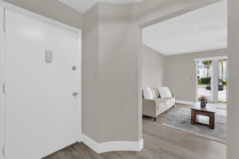 Condominio en alquiler en Altamonte Springs, Florida, 3 dormitorios, 131.55 m2 № 1785332 - foto 5