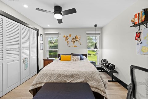 House in Davie, Florida 5 bedrooms, 234.21 sq.m. № 2086591 - photo 23