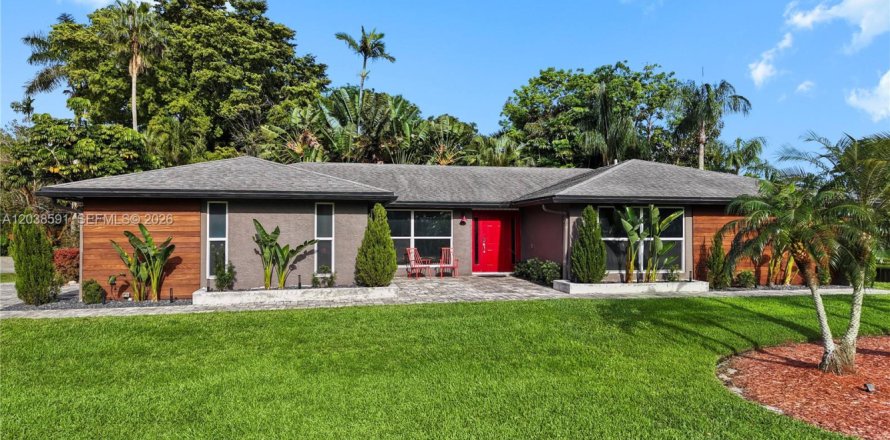 House in Davie, Florida 5 bedrooms, 234.21 sq.m. № 2086591
