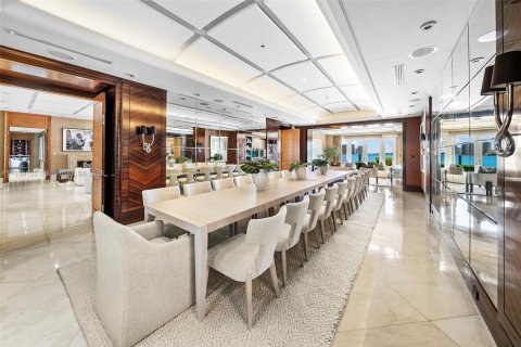 Casa en venta en Miami Beach, Florida, 8 dormitorios, 1570.98 m2 № 1887914 - foto 17