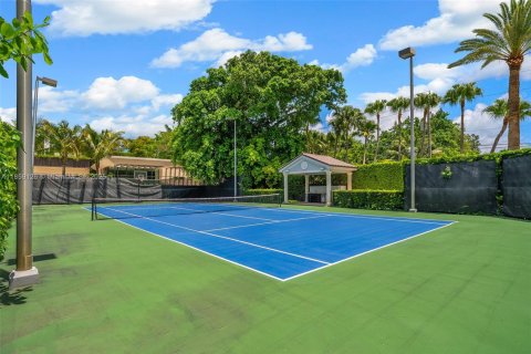 Casa en venta en Miami Beach, Florida, 8 dormitorios, 1570.98 m2 № 1887914 - foto 9