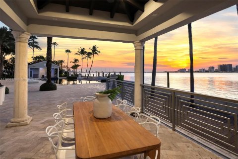Casa en venta en Miami Beach, Florida, 8 dormitorios, 1570.98 m2 № 1887914 - foto 29