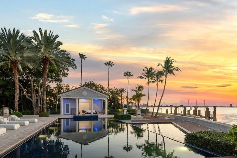 Casa en venta en Miami Beach, Florida, 8 dormitorios, 1570.98 m2 № 1887914 - foto 28