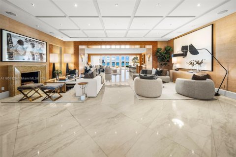 Casa en venta en Miami Beach, Florida, 8 dormitorios, 1570.98 m2 № 1887914 - foto 13