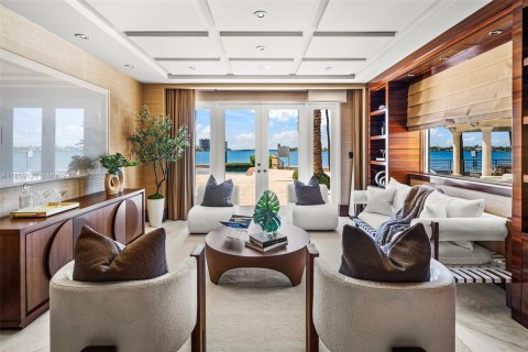 Casa en venta en Miami Beach, Florida, 8 dormitorios, 1570.98 m2 № 1887914 - foto 20