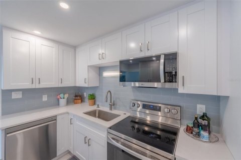 Villa ou maison à vendre à Sarasota, Floride: 4 chambres, 154.12 m2 № 2388372 - photo 13