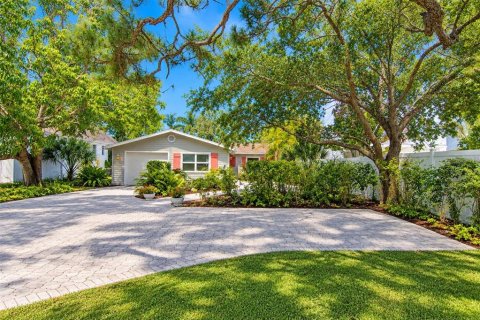 Villa ou maison à vendre à Sarasota, Floride: 4 chambres, 154.12 m2 № 2388372 - photo 4