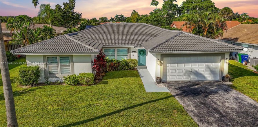 Villa ou maison à Coral Springs, Floride 4 chambres, 198.16 m2 № 1949540