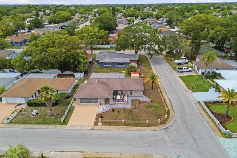 House in Port Richey, Florida 2 bedrooms, 118.73 sq.m. № 2156390 - photo 29