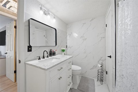 House in Port Richey, Florida 2 bedrooms, 118.73 sq.m. № 2156390 - photo 20