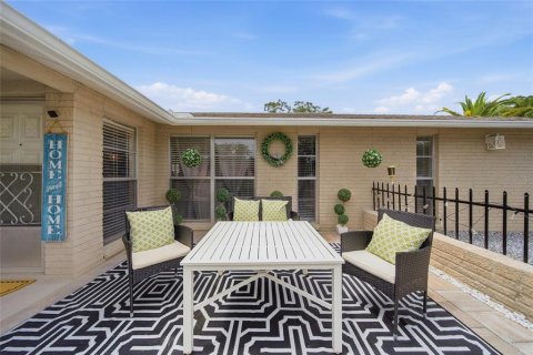 House in Port Richey, Florida 2 bedrooms, 118.73 sq.m. № 2156390 - photo 23