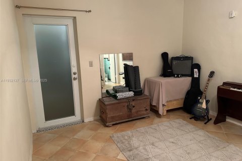 Купить кондоминиум в Майами-Шорс, Флорида 2 спальни, 74.69м2, № 1990774 - фото 17