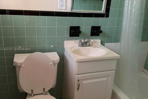 Купить кондоминиум в Майами-Шорс, Флорида 2 спальни, 74.69м2, № 1990774 - фото 18