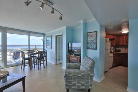 Condo in Daytona Beach Shores, Florida, 2 bedrooms  № 1813111 - photo 11