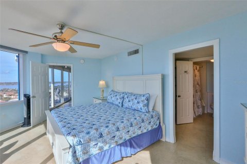 Condo in Daytona Beach Shores, Florida, 2 bedrooms  № 1813111 - photo 16