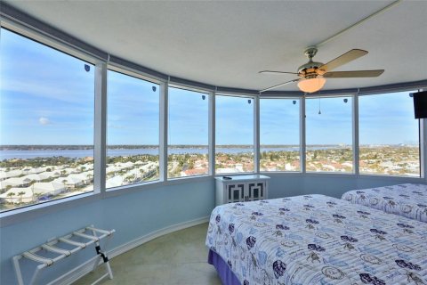 Condo in Daytona Beach Shores, Florida, 2 bedrooms  № 1813111 - photo 24