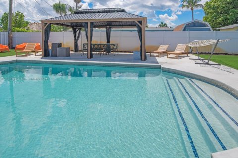 Casa en venta en Deerfield Beach, Florida, 3 dormitorios, 127.65 m2 № 1968300 - foto 15