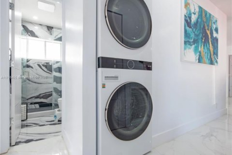 Casa en venta en Deerfield Beach, Florida, 3 dormitorios, 127.65 m2 № 1968300 - foto 24