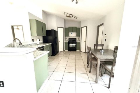 House in Orlando, Florida 3 bedrooms, 132.29 sq.m. № 2259577 - photo 5