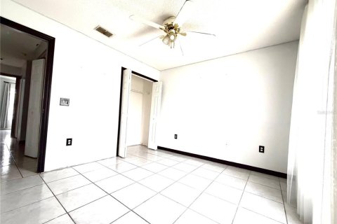 House in Orlando, Florida 3 bedrooms, 132.29 sq.m. № 2259577 - photo 9