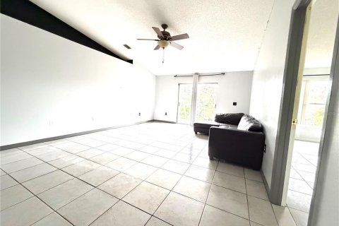 House in Orlando, Florida 3 bedrooms, 132.29 sq.m. № 2259577 - photo 7
