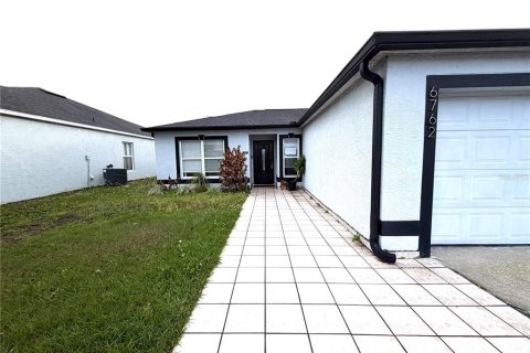 House in Orlando, Florida 3 bedrooms, 132.29 sq.m. № 2259577