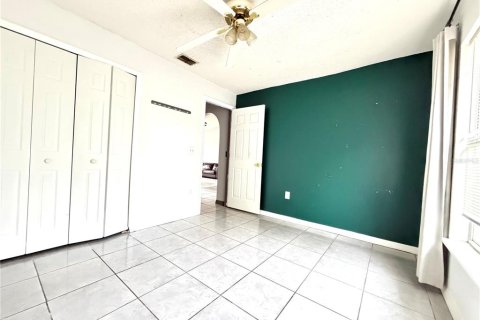 House in Orlando, Florida 3 bedrooms, 132.29 sq.m. № 2259577 - photo 10
