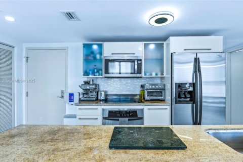 Condominio en venta en Miami, Florida, 3 dormitorios, 138.05 m2 № 1745890 - foto 11