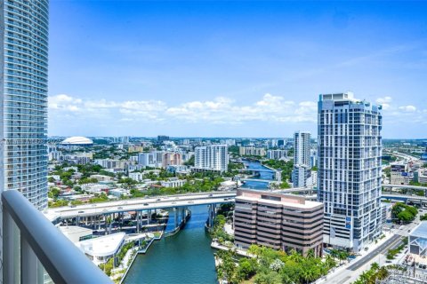 Condominio en venta en Miami, Florida, 3 dormitorios, 138.05 m2 № 1745890 - foto 13