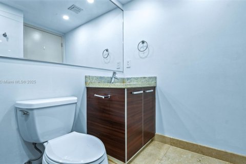 Condominio en venta en Miami, Florida, 3 dormitorios, 138.05 m2 № 1745890 - foto 25
