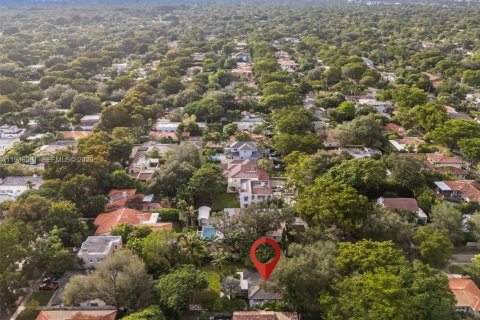 Villa ou maison à vendre à Coral Gables, Floride: 2 chambres, 111.02 m2 № 1999256 - photo 28