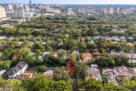 Villa ou maison à vendre à Coral Gables, Floride: 2 chambres, 111.02 m2 № 1999256 - photo 8