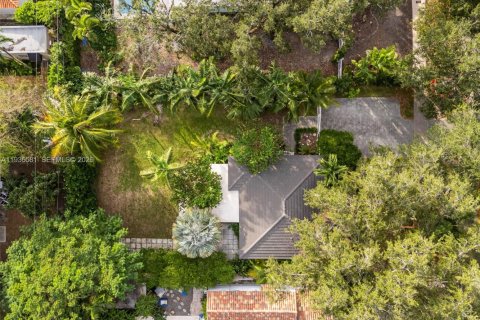 Villa ou maison à vendre à Coral Gables, Floride: 2 chambres, 111.02 m2 № 1999256 - photo 25