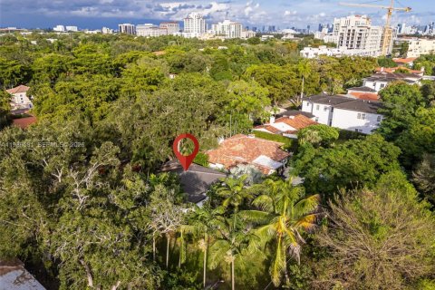 Villa ou maison à vendre à Coral Gables, Floride: 2 chambres, 111.02 m2 № 1999256 - photo 23