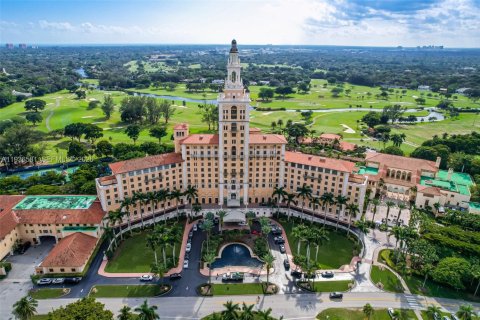 Villa ou maison à vendre à Coral Gables, Floride: 2 chambres, 111.02 m2 № 1999256 - photo 9