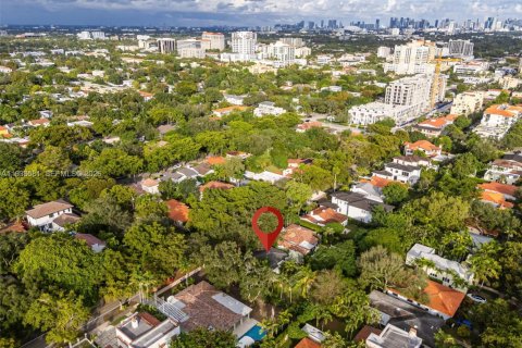 Villa ou maison à vendre à Coral Gables, Floride: 2 chambres, 111.02 m2 № 1999256 - photo 24