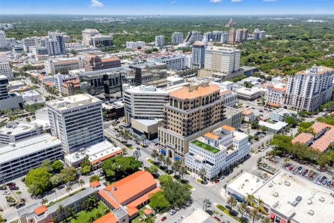 Villa ou maison à vendre à Coral Gables, Floride: 2 chambres, 111.02 m2 № 1999256 - photo 14