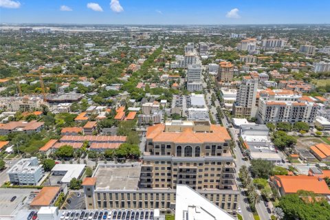 Villa ou maison à vendre à Coral Gables, Floride: 2 chambres, 111.02 m2 № 1999256 - photo 15