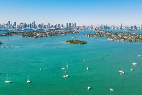 Villa ou maison à vendre à Coral Gables, Floride: 2 chambres, 111.02 m2 № 1999256 - photo 17