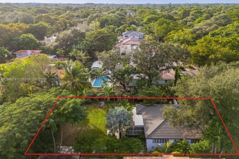 Villa ou maison à vendre à Coral Gables, Floride: 2 chambres, 111.02 m2 № 1999256 - photo 5