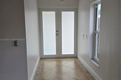 Villa ou maison à louer à Miami, Floride: 3 chambres, 133.22 m2 № 2404133 - photo 7