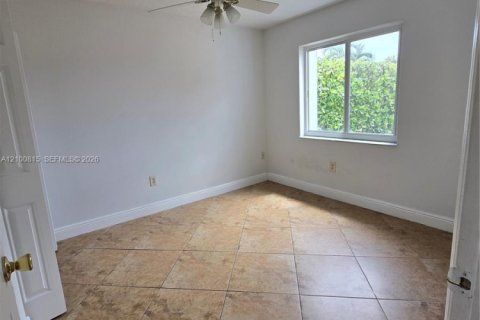 Villa ou maison à louer à Miami, Floride: 3 chambres, 133.22 m2 № 2404133 - photo 19