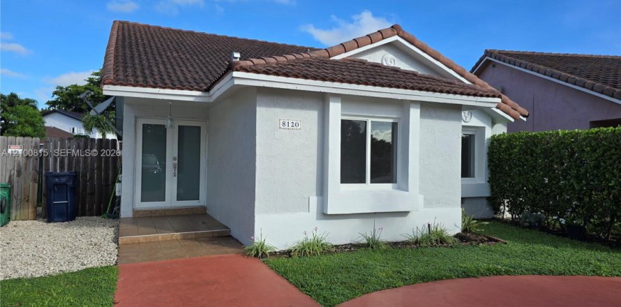 Villa ou maison à Miami, Floride 3 chambres, 133.22 m2 № 2404133