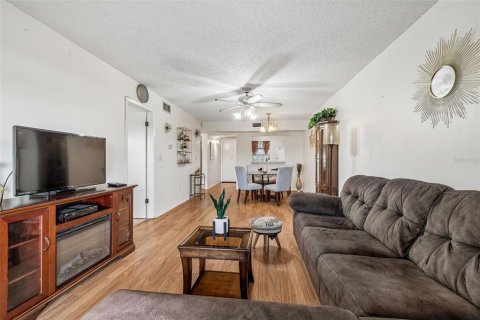 Condo in Port Richey, Florida, 2 bedrooms № 2223500 - photo 24