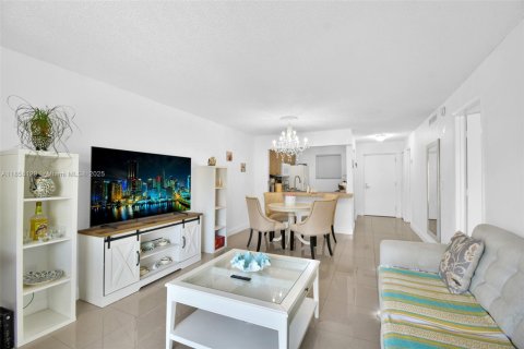 Copropriété à louer à North Miami Beach, Floride: 1 chambre, 69.68 m2 № 1882056 - photo 12