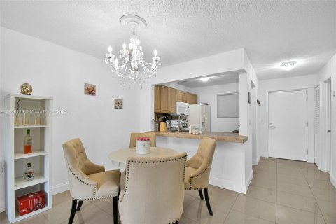 Copropriété à louer à North Miami Beach, Floride: 1 chambre, 69.68 m2 № 1882056 - photo 14